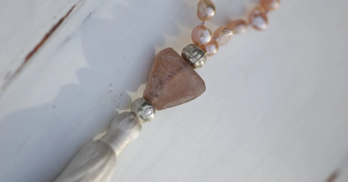 découvrez notre collection raffinée de bijoux, alliant élégance et savoir-faire pour sublimer chaque moment.