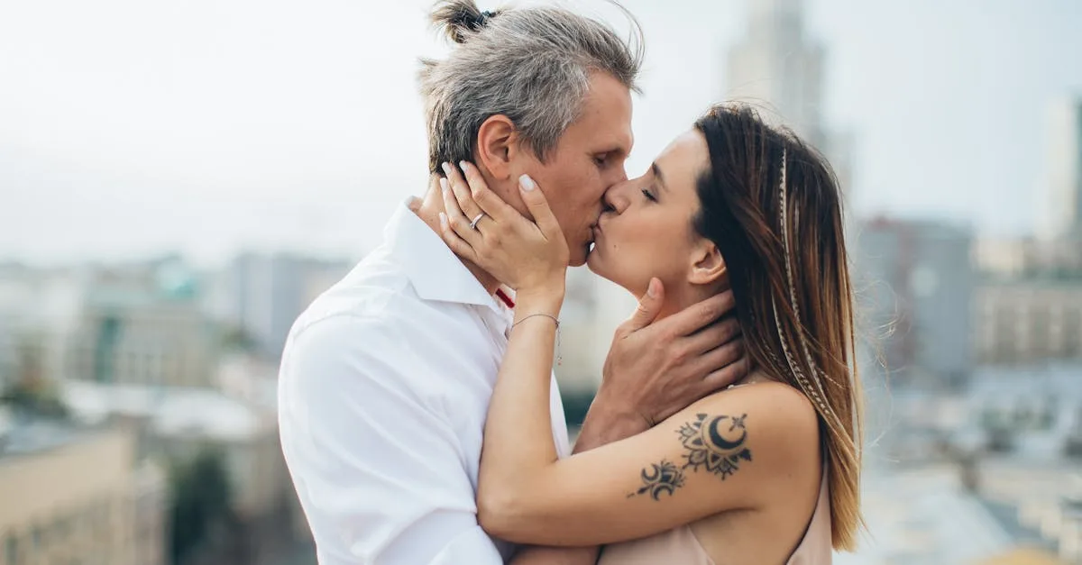 découvrez comment évaluer la compatibilité dans les relations amoureuses pour construire un partenariat harmonieux et durable.
