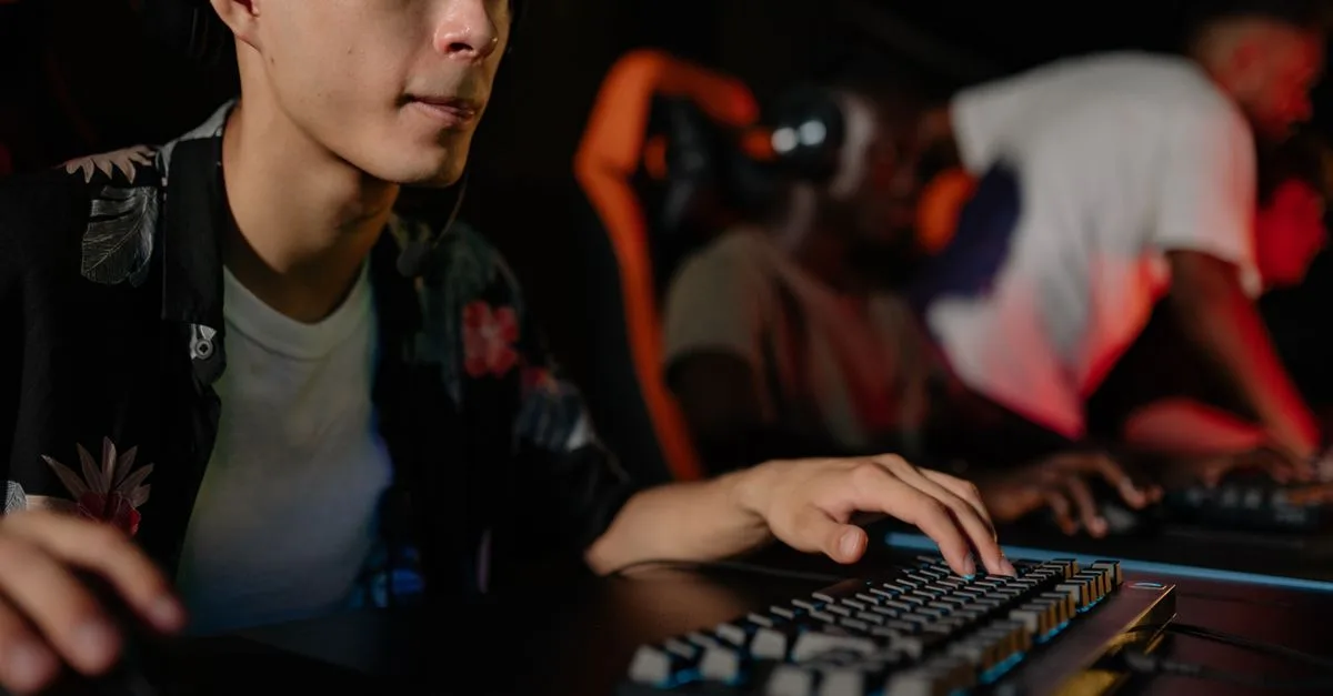 découvrez le casque gaming razer blackshark v2 pro, offrant un son immersif, un confort optimal et une communication claire pour une expérience de jeu ultime.