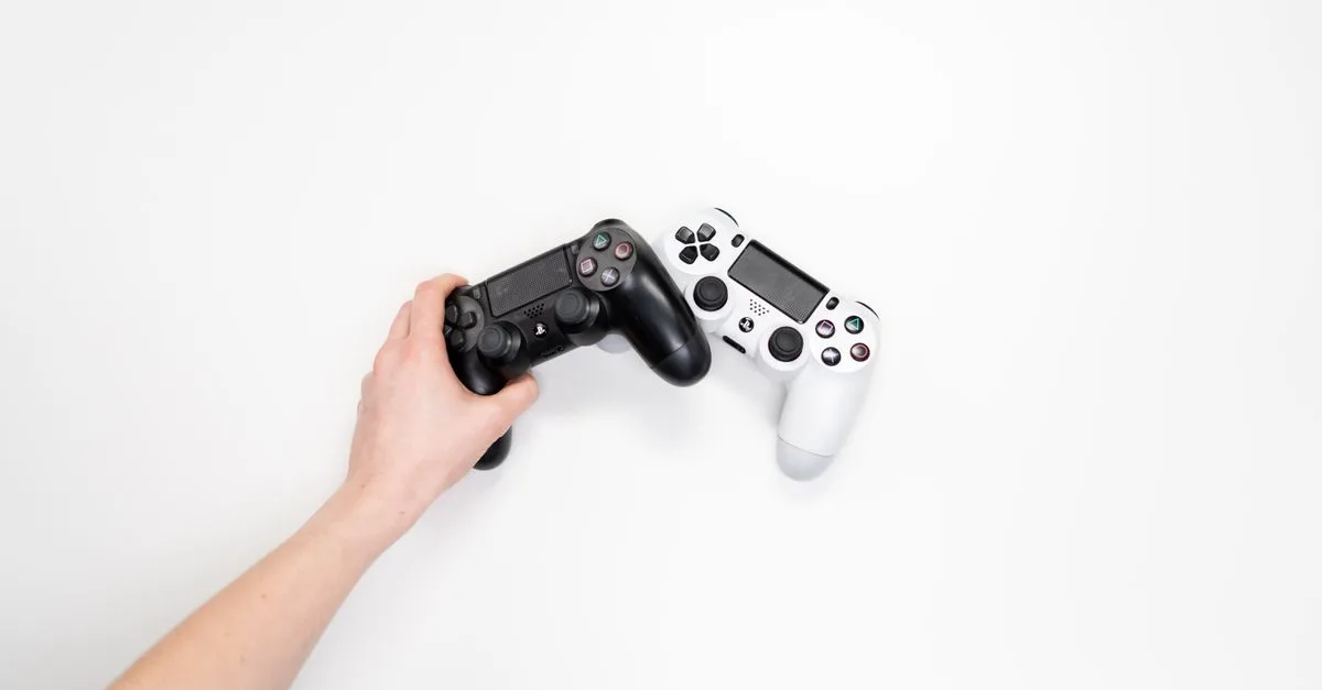découvrez les manettes scuf, conçues pour améliorer votre expérience de jeu avec un confort optimal et des performances personnalisées.