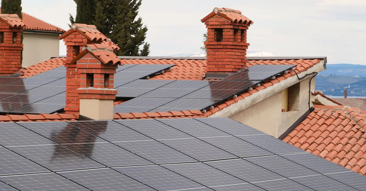 découvrez nos panneaux solaires de haute qualité, efficaces et durables, pour une énergie propre et économique à la maison ou au bureau.